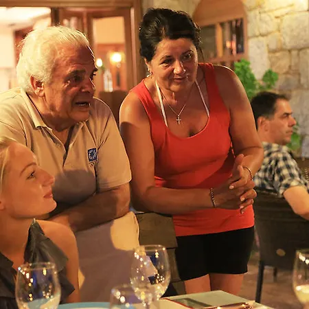 Xenios 2* Agios Nikolaos (Mani)